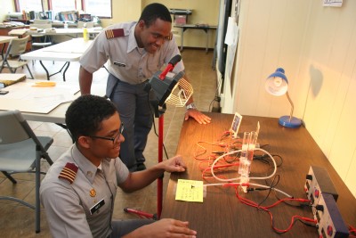 Fishburne Cadets harness solar power to split water molecules and capture hydrogen with which they will power a spinning motor.