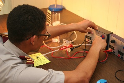 Fishburne Military School Cadets Learn to Create Hydrogen Fuel Cell